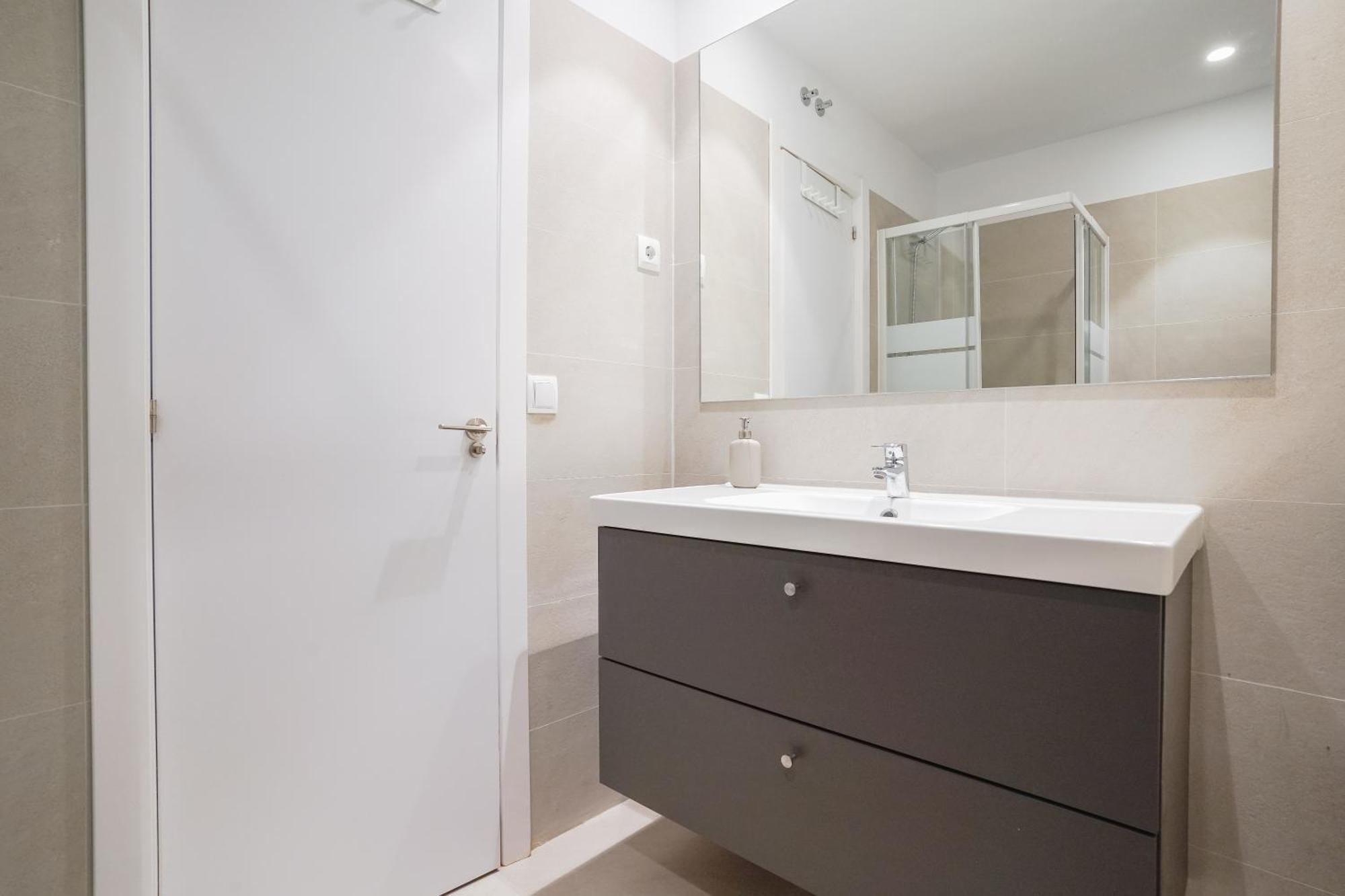 Bright Modern - 2Bedrooms 1Bath - Delicias Madrid Buitenkant foto